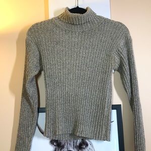 Beautiful grey turtleneck!